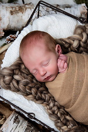 PBK_TROY_2023_NEWBORN_1083