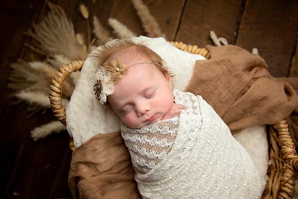 PBK_CARLSON_NEWBORN_2023_5379