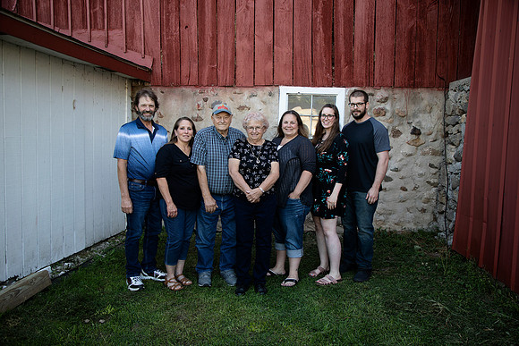 PBK_Strnad Family_2023_1212