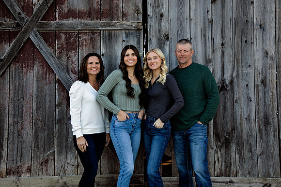 PBK_GilbertsonFamily_2023_6075 copy