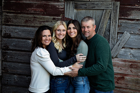 PBK_GilbertsonFamily_2023_6261