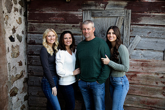 PBK_GilbertsonFamily_2023_6215