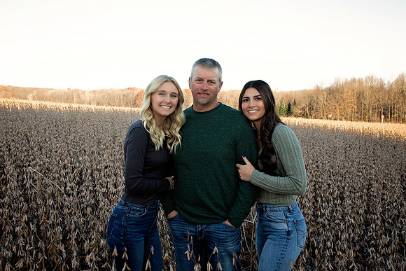 PBK_GilbertsonFamily_2023_6183