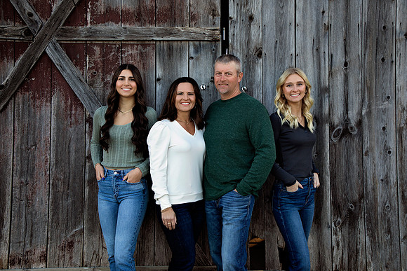 PBK_GilbertsonFamily_2023_6098 copy