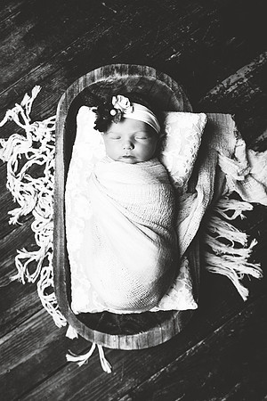 PBK_RIVER_NEWBORN_2024_2315 copy