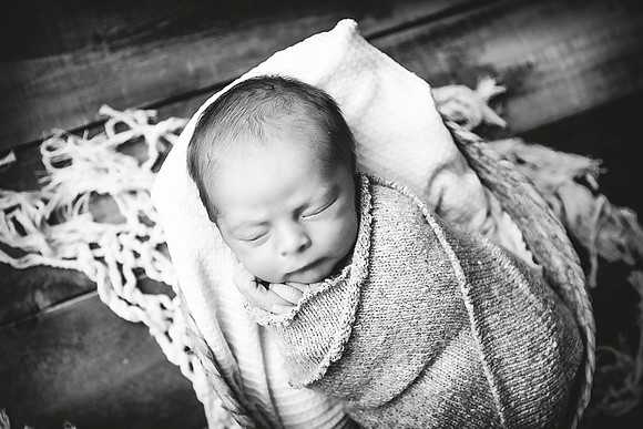 PBK_LEVI_NEWBORN_2022_9477 copy